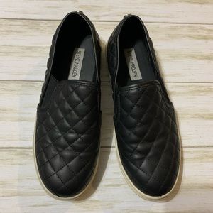 Steve Madden Women's Ecentrcq black padded sz 7B